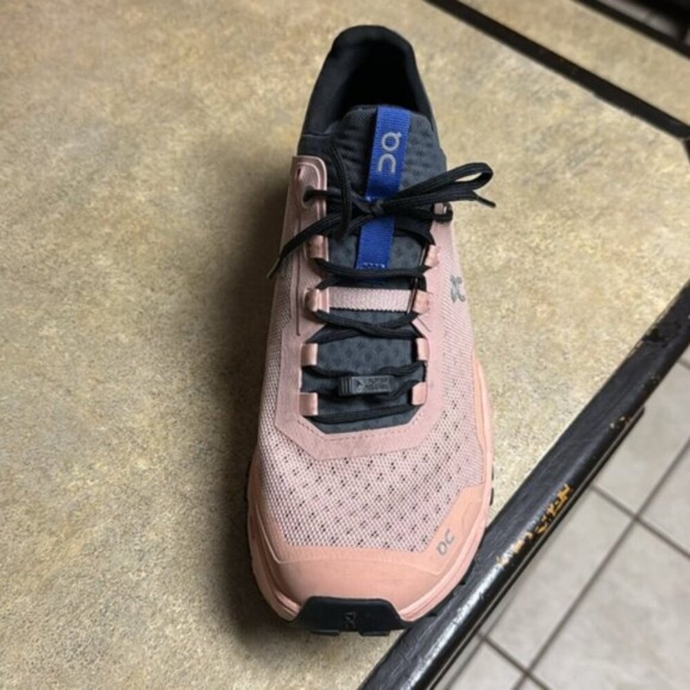 New without tags! Lightweight CloudUltra Rose Cobalt